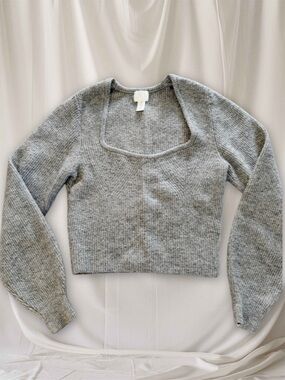 H&M Gray Scoop Neck Cropped Sweater